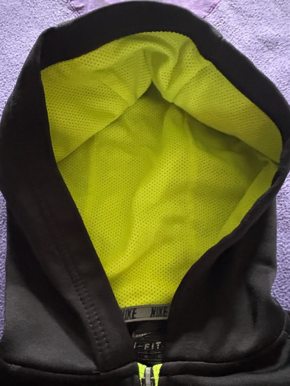 Nike Kids Black Hoodie with Neon Yellow Logo & Lining med 5/6t - Picture 3 of 4
